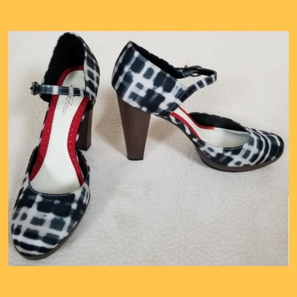 Lela Rose Shoes - Mod fabric heels